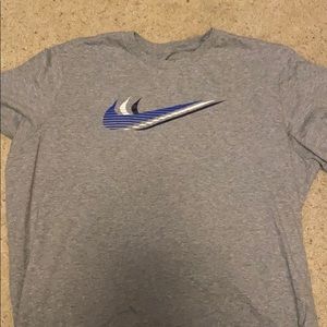 NIKE T-shirt